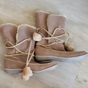 Steve Madden moccasin boots